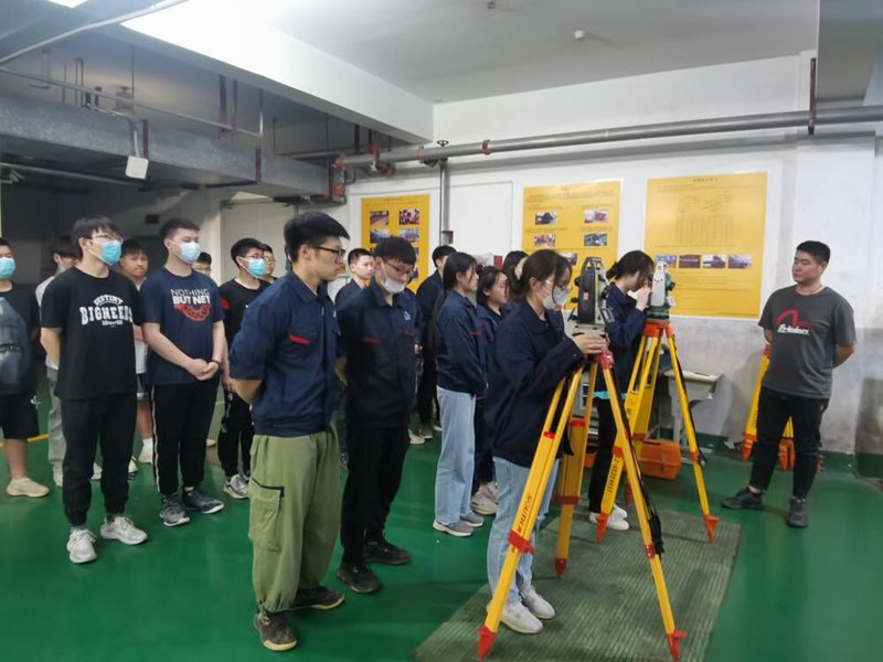 船舶工程学院举办船舶主机—轴系定位安装竞赛