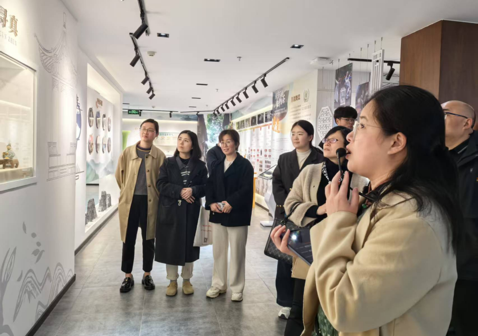 马克思主义学院教师与共建单位开展集体备课活动